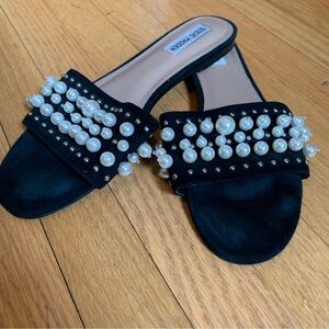 Steve Madden Slides with pearl detail